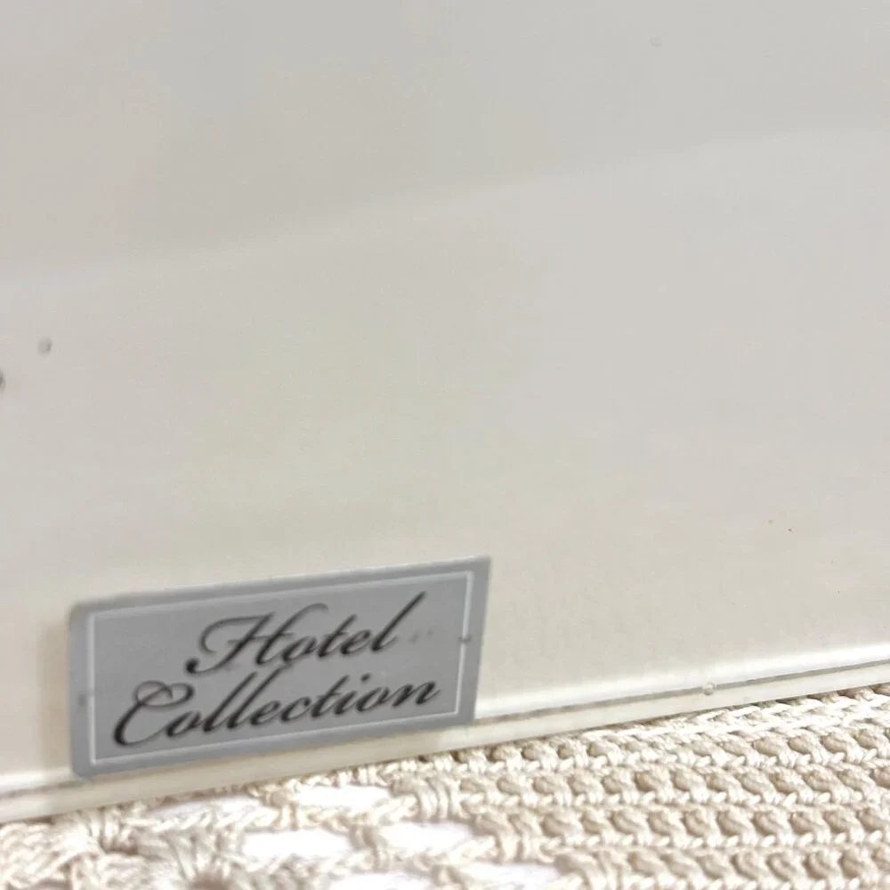 * Hotel Collection Square Cream  Acryllic Lucite Tissue Box 80’s – 90’s Vintage